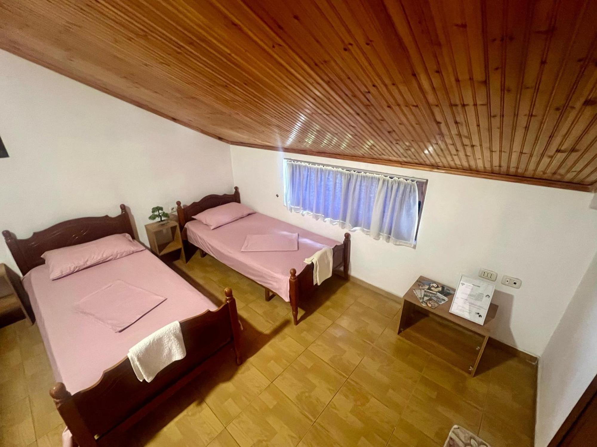 Happy Corner Guest House Shkodra Exterior foto